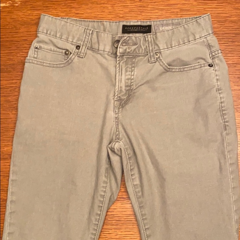 Aeropostale skinny men’s jeans, 28/30, gray.